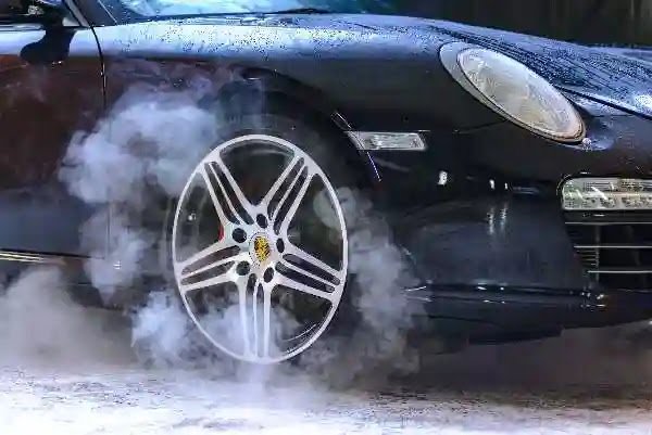 % نصائح عامة للمحافظة على اطارات السيارة واطالة عمرها التشغيلي