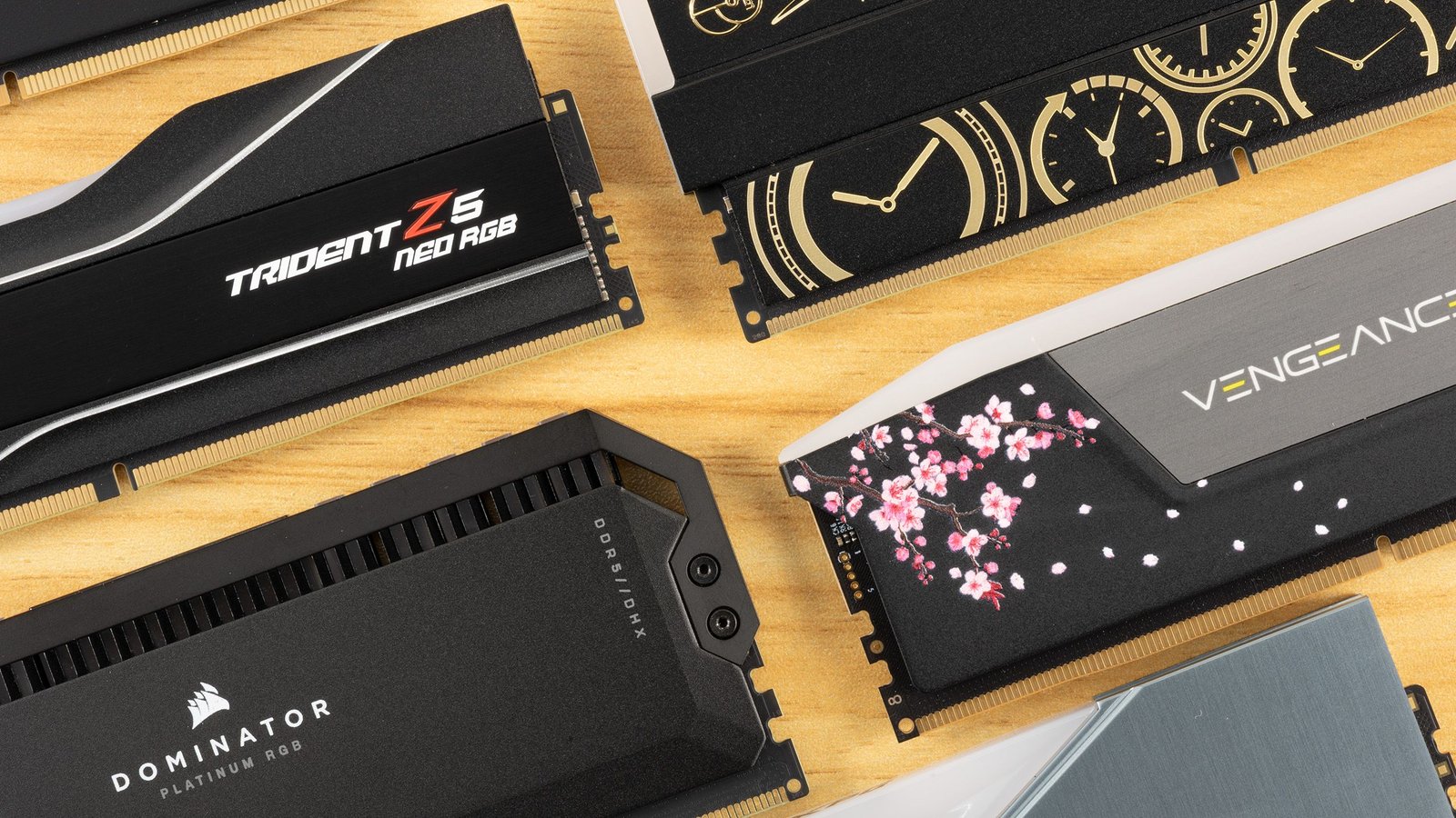 لماذا تحتدم المنافسة على RAM الحاسوب بين HBM وDDR5 مع تصاعد طلب AI على الشرائح والتغليف المتقدم؟
