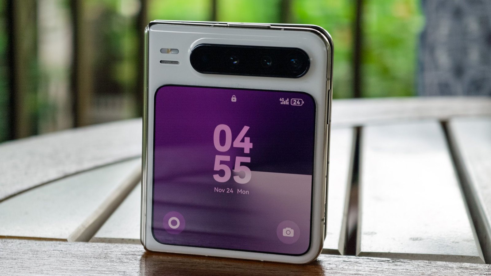 استكشاف تجربة جهاز Huawei Pura X القابل للطي: لماذا يجب على سامسونج تبني هذا التصميم الثوري؟