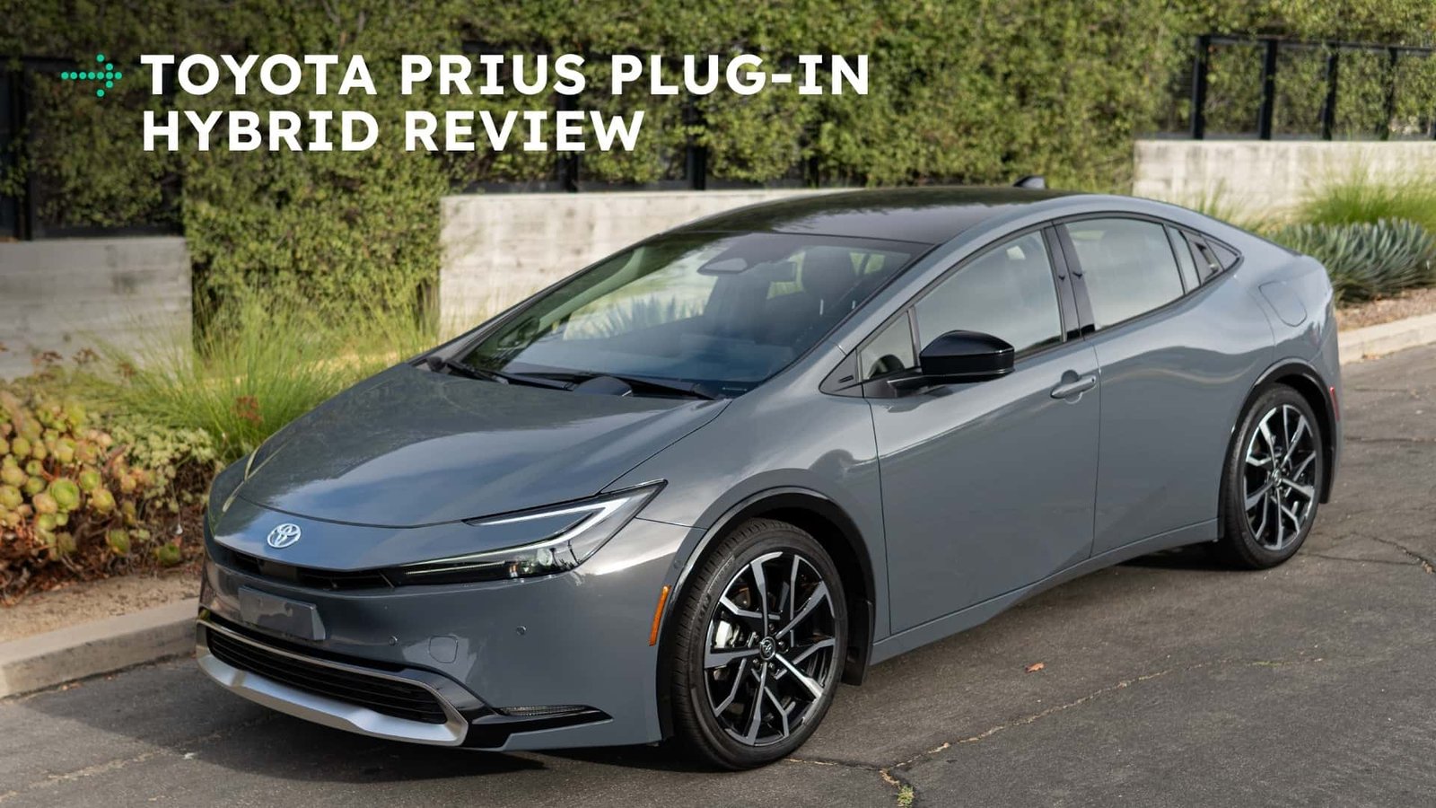 "تقييم تويوتا بريوس PHEV 2025: أفضل سيارة هجينة قابلة للشحن، لكنني لا أنصح بشرائها"