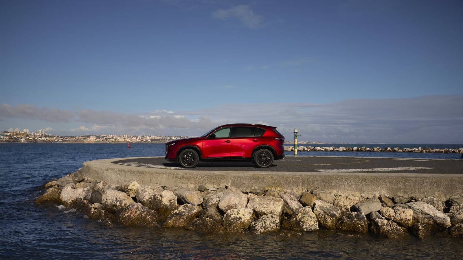 سيارة SUV يابانية تقدم جودة Lexus وهندسة متقدمة بسعر ميسّر
