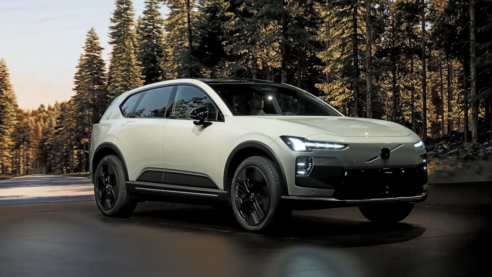 فولفو EX60 2027: كروس أوفر كهربائية بتقنيات حديثة وأداء متفوق Imported Article – 2026-01-23 03:50:39