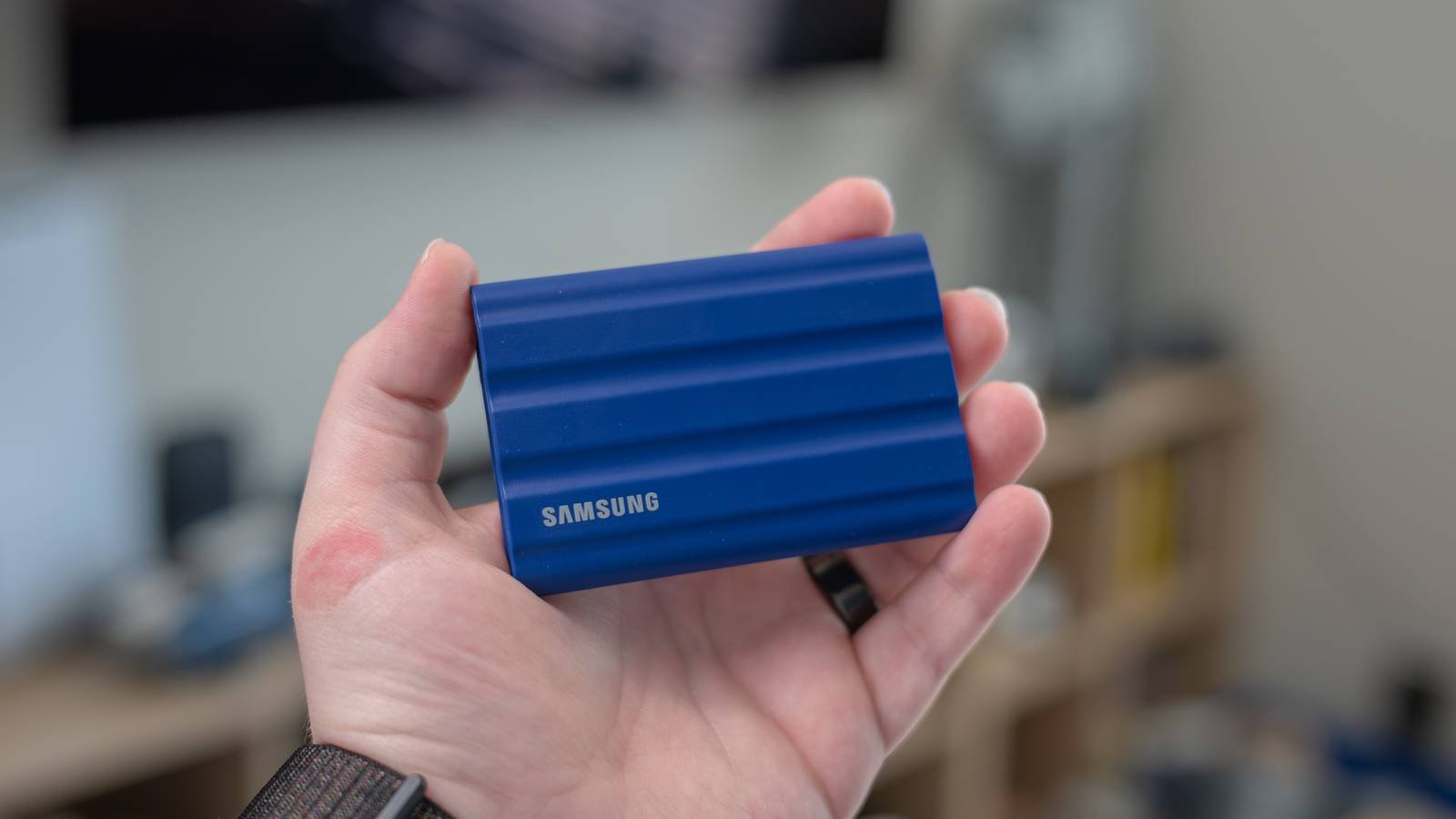 اختيار Portable SSDs: أهمية الأداء المستدام على السرعة المعلنة تجنّب شراء Portable SSDs بناءً على سرعة الأداء المعلنة على الصندوق