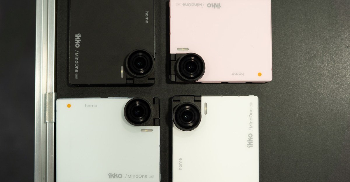 تجربة هواتف غريبة في CES 2026 تؤكد تميز الأداء والتقنيات الحديثة
