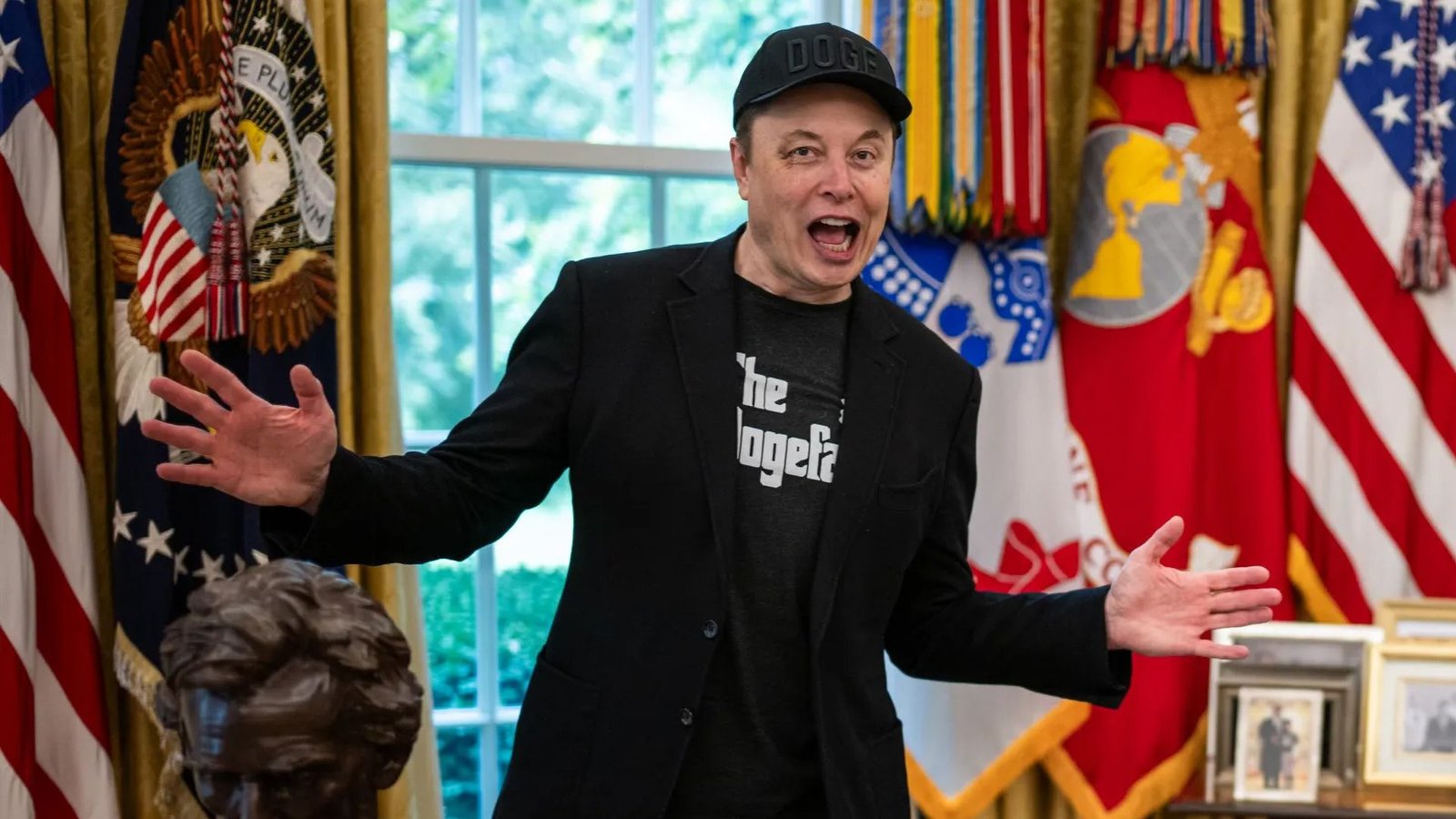 Elon Musk يخطط لبناء مصنع رقائق 2nm غير معقم يسمح بالتدخين وتناول الوجبات داخل Cleanroom
