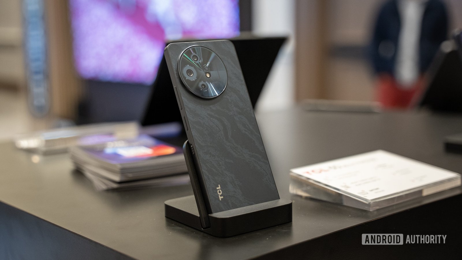 تخفيض 50 دولارًا على أحد هواتف الميزانية المفضلة بأداء متوازن وتجربة استخدام مميزة
