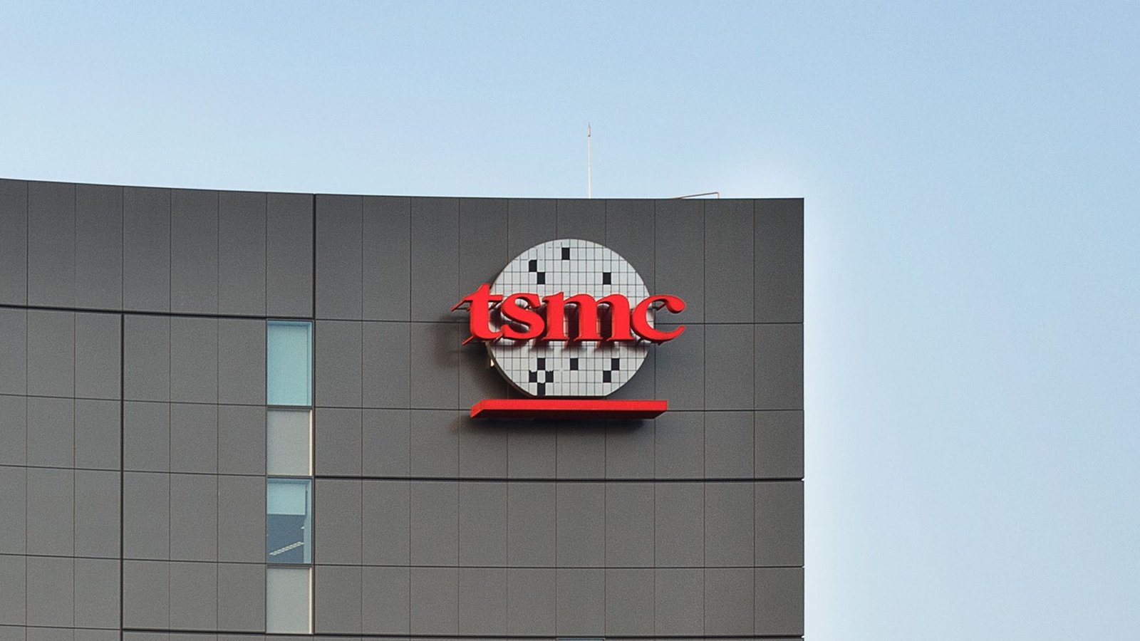 تايوان تدرس حظر تصدير TSMC لمنع تصنيع أحدث شرائحها في الولايات المتحدة وتقييد التصدير لجيلين خلف النود الرائدة
