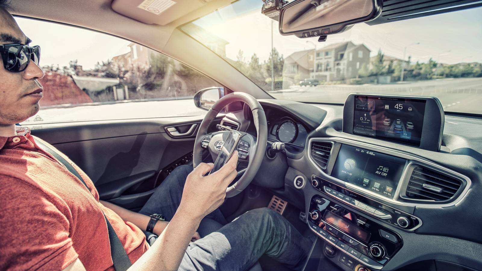 أبرز سيارات 2016 التي ظهرت في تغذياتنا على وسائل التواصل عبر منظور هندسة الكمبيوتر والتقنيات الحاسوبية
