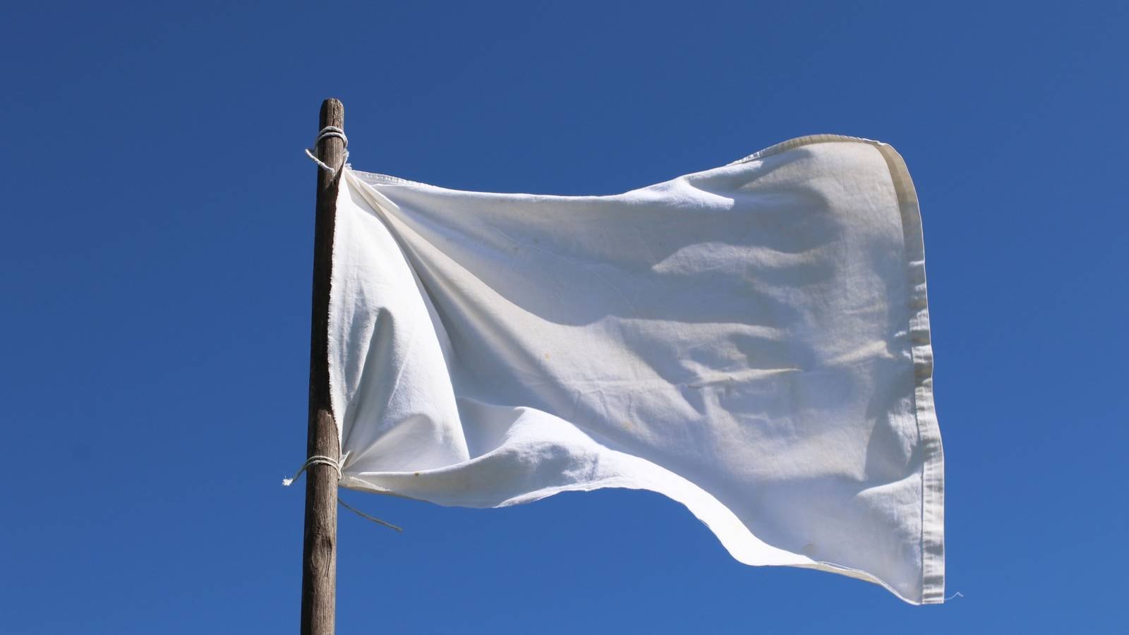 لماذا توقفت عن سباق "debloating" في Windows: انتصار النظام وتجاهل الجهود التقنية
