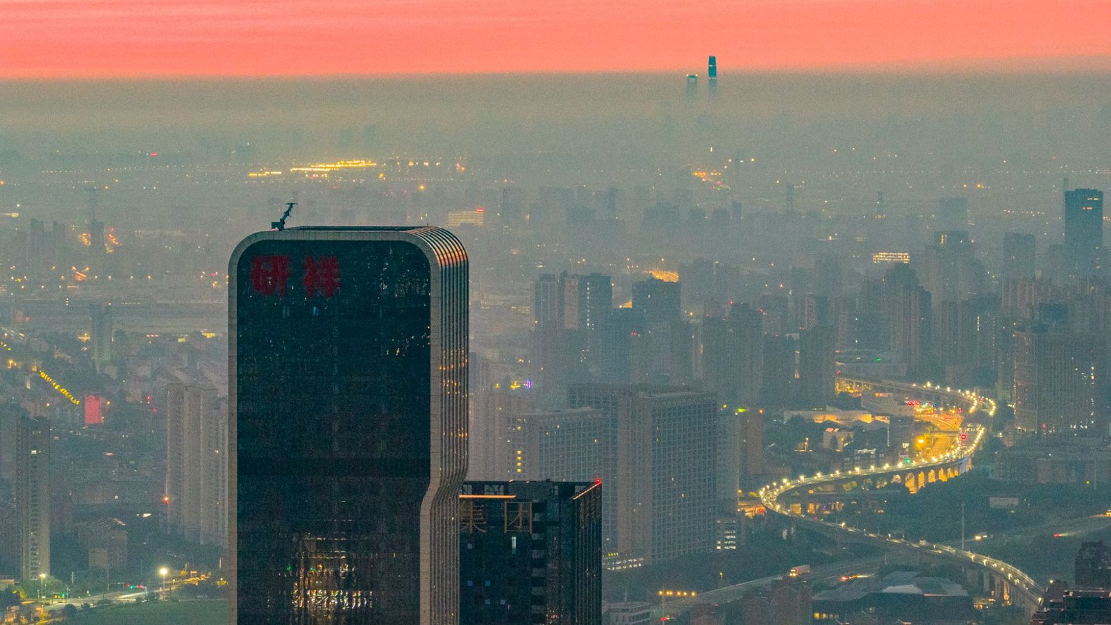 أسعار 100 وحدة DDR5 Server تصل لمستوى عقارات شنغهاي بسوق الصين المباشر
