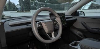 السبب التقني وراء إيقاف Tesla نظام Autopilot للقيادة الذكية

