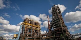 الفرن العالي في Huta Pokój بمدينة Ruda Śląska ببولندا
