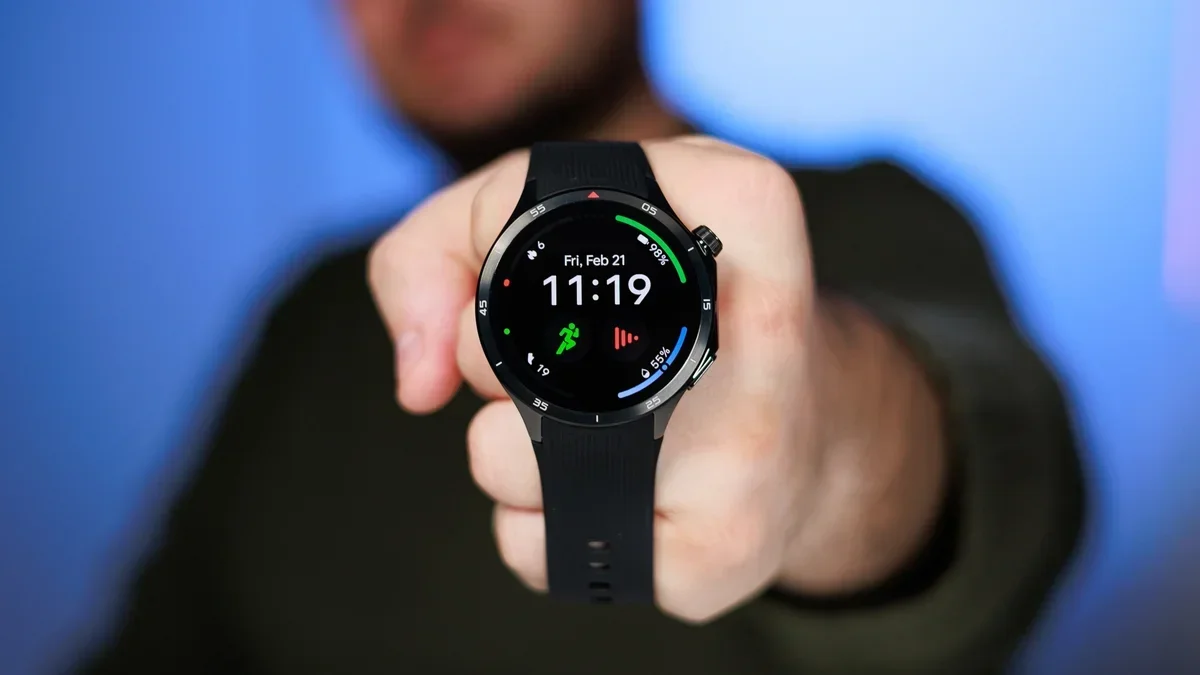 ساعة OnePlus Watch 3: تصميم فاخر وأداء متطور مع عمر بطارية 5 أيام OnePlus Watch 3 تقدم بطارية 5 أيام وتجربة فاخرة بسعر مناسب