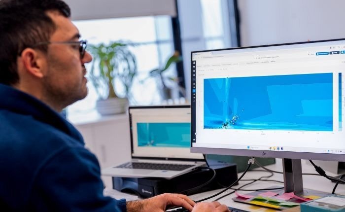 AIMPLAS تعتمد الذكاء الاصطناعي لتوقع خصائص المواد البلاستيكية عبر مشروع POLY
