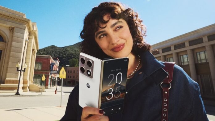 Motorola تكشف جميع التفاصيل التقنية لهاتف Razr Fold في 2 مارس
