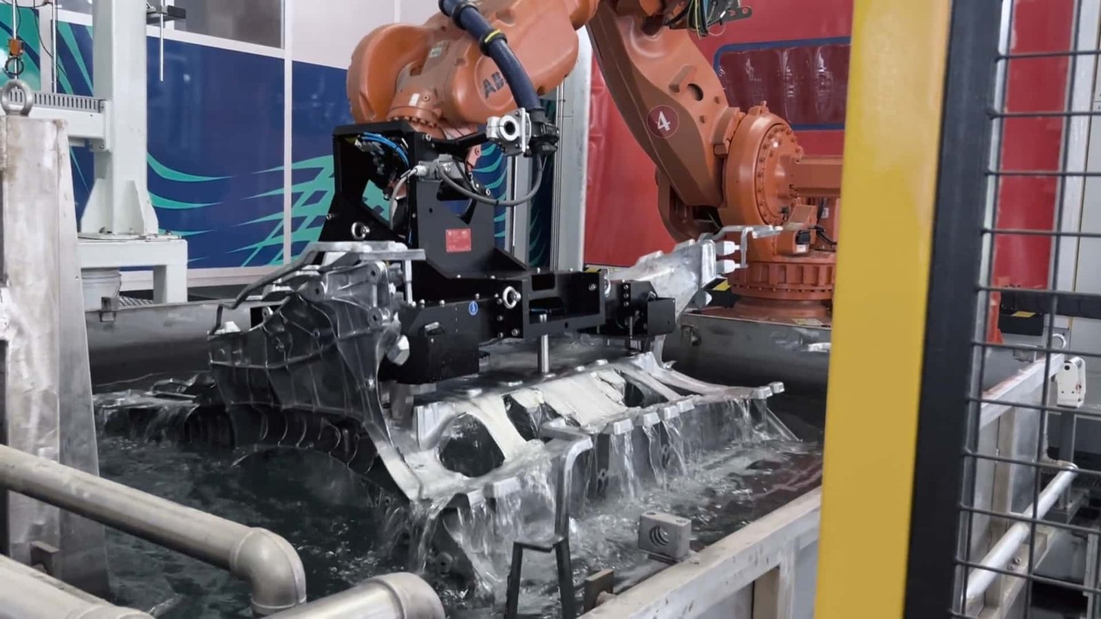 فورد تطلق شاحنة كهربائية جديدة بتقنية Universal Electric Vehicle Platform بسعر 30,000 دولار سيارة Ford الكهربائية بميزانية 30,000 دولار تعتمد أسلوب Tesla في تحويل عمليات التصنيع