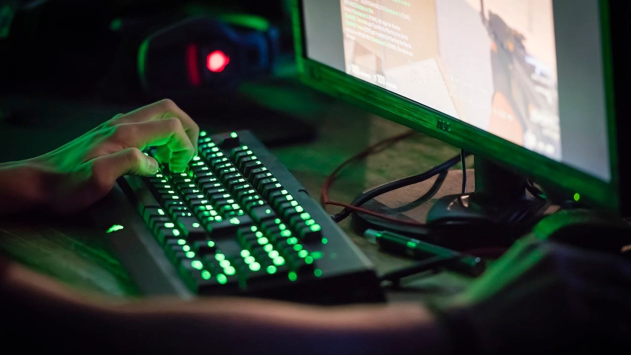 Streamer Northernlion يكتشف إعداد 60Hz على شاشة عالية التحديث وكأن لديه PlayStation 7 Streamer Northernlion يكتشف إعداد 60Hz على شاشة عالية التحديث وكأن لديه PlayStation 7