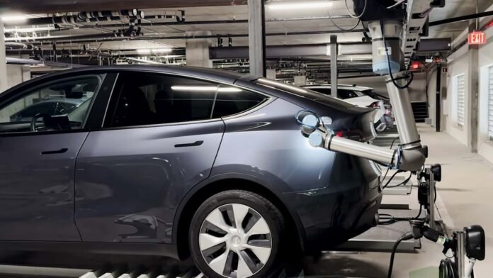 نظام ذكي في California Garage يركن ويشحن سيارتك الكهربائية تلقائيًا
