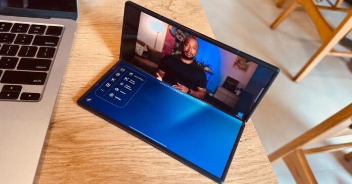 Samsung تستعد لإطلاق هاتف Wide Foldable قوي لمنافسة Apple
