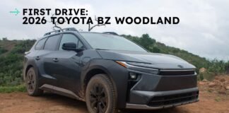 تجربة قيادة Toyota bZ Woodland 2026 الكهربائية: سيارة كبيرة تفتقر لميزات تقنية أساسية
