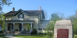 زيارة إلى Bell Homestead في برانتفورد، أونتاريو: تاريخ وتراث عالمي

