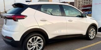 اختبار مدى القيادة بسرعات 75 ميل/س لسيارة 2027 Chevy Bolt EV الكهربائية الأقل تكلفة في أمريكا
