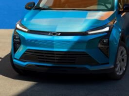 شحنة أسرع في Chevy Bolt الجديد مقارنة بإصدارات GM الأعلى سعرًا تؤكد أهمية الجهد الكهربائي
