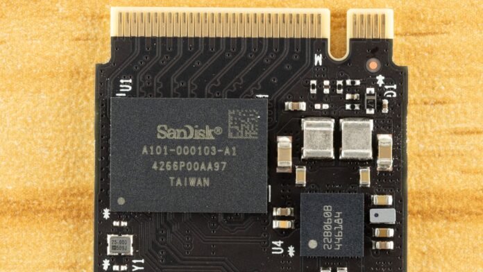 ارتفاع سهم SanDisk بنسبة 1,500% خلال عام بدعم طلب AI Data Centers وزيادة إيرادات المستهلك 52%
