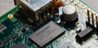 سوق الحواسيب المكتبية Entry
