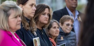 تجربة متابعة مواجهة grieving parents مع Mark Zuckerberg في المحكمة: دراسة هندسية وسلوكية
