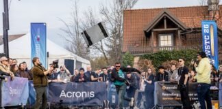 عودة Server tossing كلاعبة رياضية في بيئات تشغيل الألعاب مع خبراء IT
