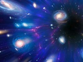 هل تؤدي الطاقة المظلمة إلى تقويس الكون مع مرور الوقت؟
