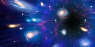 هل تؤدي الطاقة المظلمة إلى تقويس الكون مع مرور الوقت؟
