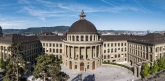 Electric Guitar بتقنية دقيقة تلتقط تفاصيل كل String وتحقق انتشارًا واسعًا Electric Guitar بتقنية دقيقة تلتقط تفاصيل كل String وتحقق انتشارًا واسعًا