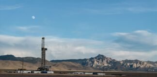 Geothermal Groundbreakers: مشاريع تعيد تعريف أنظمة القدرة في الطاقة المتجددة
