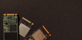 Phison تفرض دفعًا مسبقًا مع تقليل المهل الزمنية بسبب نقص NAND في سلسلة توريد SSD
