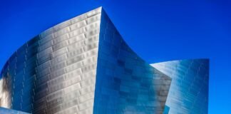 تصميم مركز leləm̓ Community Center بواسطة Francl Architecture: تفاصيل معمارية وتقنيات تنفيذ متقدمة
