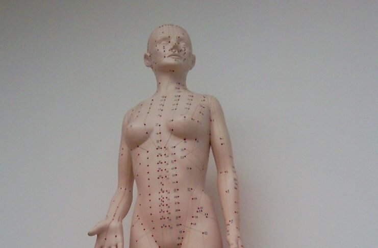 اكتشاف طبقة سكرية مخفية وراء ظهور مرض الصدفية في دراسة علمية
