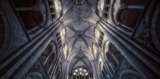 تصميم مركز المؤتمرات في IIT Hyderabad: ت融合 العمارة اليابانية والهندية تصميم Convention Center في IIT Hyderabad بواسطة فريق IITH Campus والجامعة اليابانية NIHON SEKKEI وAPL design workshop