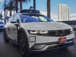 Hyundai تكشف عن Ioniq 5 Robotaxi كنموذج Uber ذاتية القيادة في لاس فيغاس
