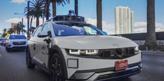 هيونداي تطلق Ioniq 5 Robotaxi ذاتية القيادة في لاس فيغاس عبر تطبيق Uber Hyundai تكشف عن Ioniq 5 Robotaxi كنموذج Uber ذاتية القيادة في لاس فيغاس