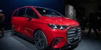 Mercedes VLE تعالج أبرز التحديات التقنية في سيارات الفان الفاخرة
