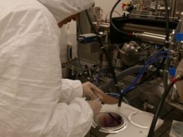 كيف يجمع معهد Quantum في NYU بين البحث العلمي والتطبيق في أنظمة القدرة الكهربائية
