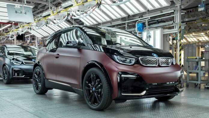 BMW رائدة في Range Extended EVs لكنها تعيد تقييم استراتيجيتها التقنية

