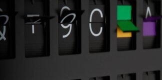 أفضل شاشة ذكية منزلية بتقنية flip-dot display: مزيج من الأداء والتصميم الشاشة الذكية المنزلية الأفضل من ناحية هندسة الأداء والعتاد التي أرغب بشرائها بالكامل