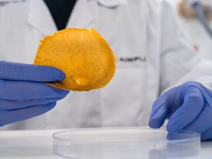 AIMPLAS تقود مشروع VEGANCELIO لتحويل النفايات العضوية إلى جلد فيغان وميكروكابسولات تجميلية بتقنيات ميكانيكية متقدمة
