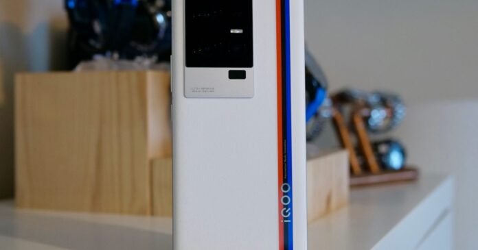 الهواتف الذكية بشاشة 185Hz المقبلة.. والعامرة الأمريكية تفوت الفرصة مجددًا
