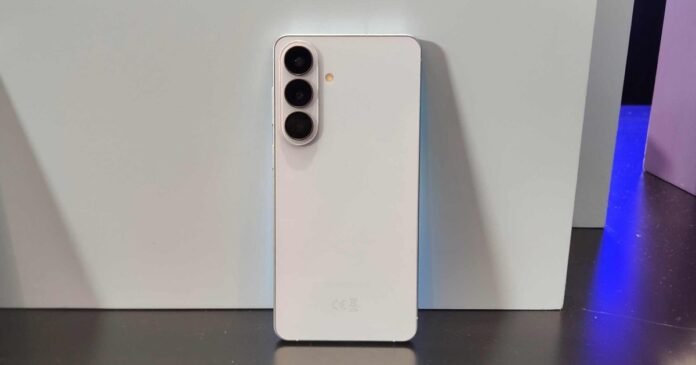 اختبارات بطارية Galaxy S26 تكشف تفوق شريحة Qualcomm مقارنة بشريحة Samsung
