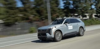 Cadillac تختبر نظام القيادة Eyes Cadillac تختبر نظام القيادة "Eyes