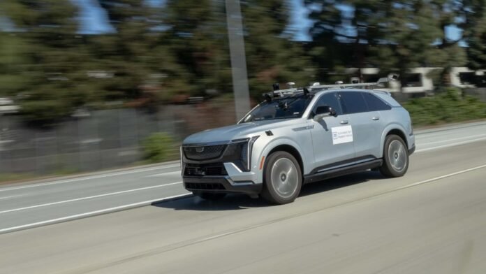 Cadillac تختبر نظام القيادة 